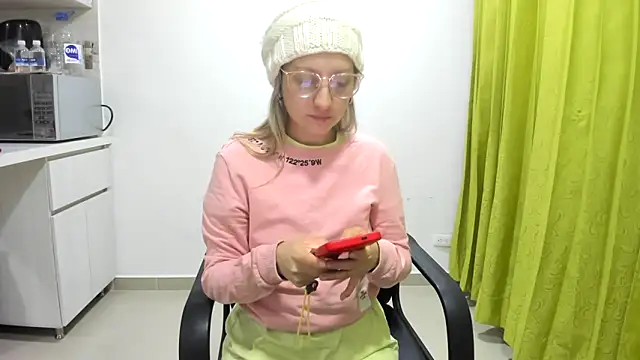 Adele johnsonn1 online show from January 29, 2025, 10:27 am