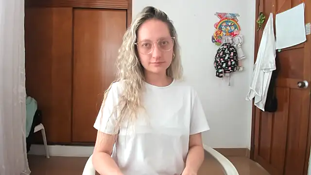 Adele johnsonn1 online show from October 7, 2025, 2:36 pm