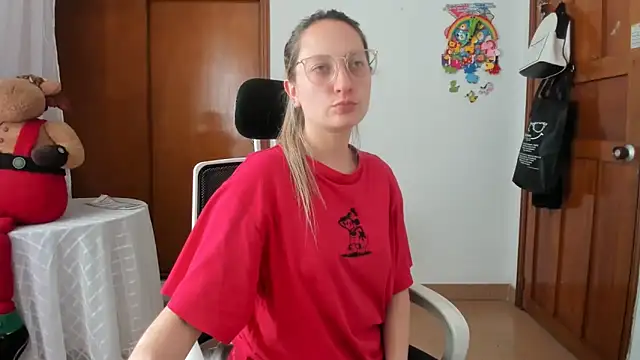 Snapshot of Adele_johnsonn1 chatting on June 10, 2026, 7:46 pm Adele johnsonn1 online show from June 10, 2026, 7:46 pm