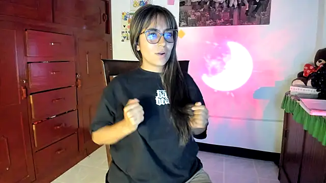 Snapshot of Isabellaa22_1 chatting on February 10, 2025, 10:30 pm Isabellaa22 1 online show from February 10, 2025, 10:30 pm