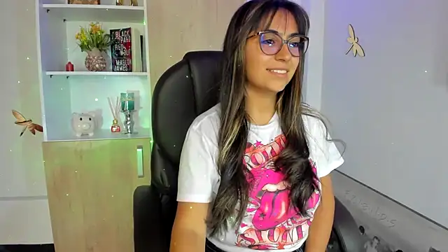 Snapshot of Isabellaa22_1 chatting on February 24, 2025, 1:53 pm Isabellaa22 1 online show from February 24, 2025, 1:53 pm