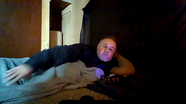 Nightshade7712 online show from December 20, 2025, 6:59 pm