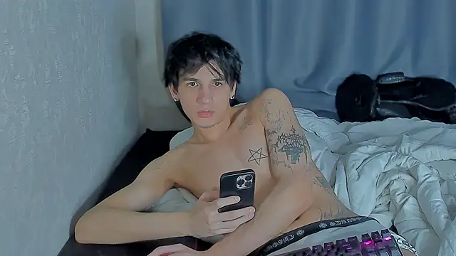 MarkBrowniii online show from November 4, 2025, 6:56 am