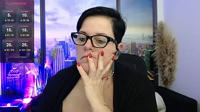 Snapshot of ninarandmann chatting on December 7, 2024, 7:21 pm ninarandmann online show from December 7, 2024, 7:21 pm