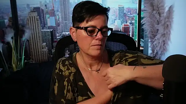 ninarandmann online show from November 12, 2025, 7:35 pm