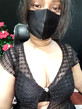 Idhika Paul online show from October 18, 2025, 1:41 am