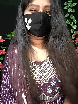 Idhika Paul online show from October 22, 2025, 1:39 am