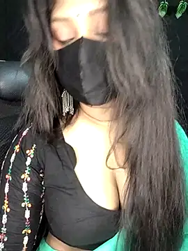 Idhika Paul online show from November 15, 2025, 10:01 am