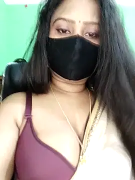 Idhika Paul online show from March 4, 2026, 10:32 am