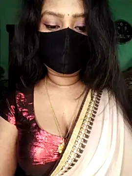 Idhika Paul online show from April 8, 2026, 12:43 am