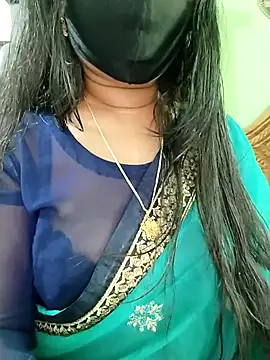 Idhika Paul online show from April 9, 2026, 6:19 am