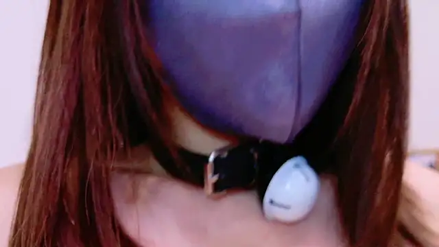 Yui-Ch online show from December 4, 2024, 2:37 pm