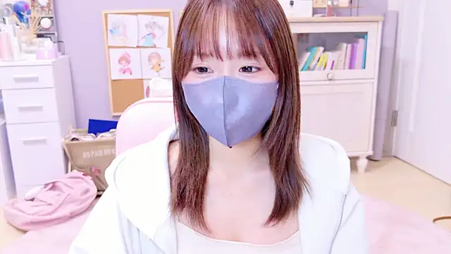 Yui-Ch online show from January 21, 2025, 11:46 am