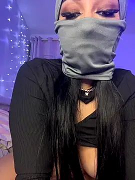 kamila french online show from November 12, 2025, 12:11 am