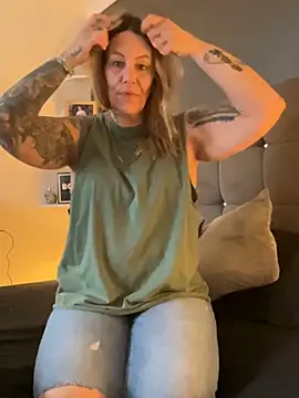 blondebitch2 online show from January 21, 2025, 1:32 pm