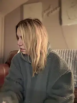 blondebitch2 online show from February 2, 2025, 11:53 pm