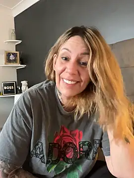 blondebitch2 online show from February 3, 2025, 12:14 pm