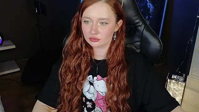 carolina elf online show from February 7, 2025, 8:55 am