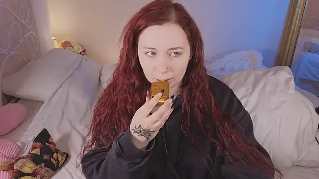 carolina elf online show from September 12, 2025, 1:33 pm