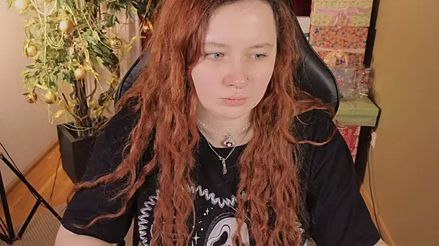 carolina elf online show from December 23, 2025, 4:43 am