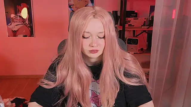 carolina elf online show from March 31, 2026, 5:08 am