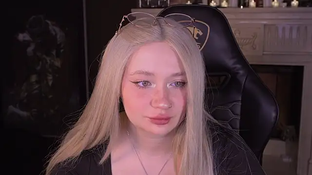 carolina elf online show from April 17, 2026, 5:32 am