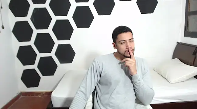 Jhors  Collens online show from January 31, 2025, 4:25 am