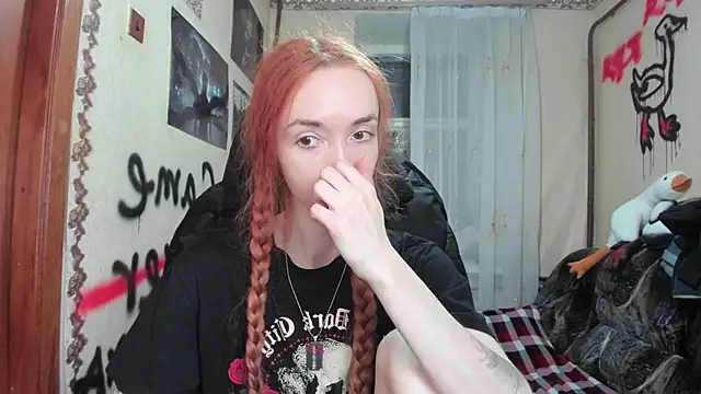 Roxy Silver online show from December 4, 2024, 3:10 pm