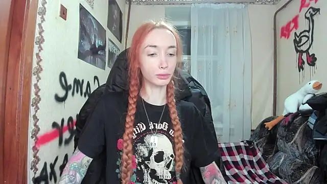 Roxy Silver online show from December 4, 2024, 6:39 pm