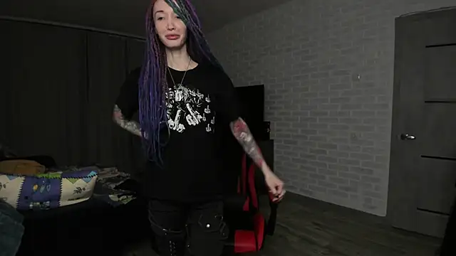 Roxy Silver online show from December 17, 2024, 11:16 pm