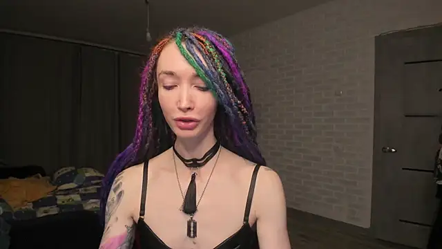 Roxy Silver online show from December 22, 2024, 6:59 pm