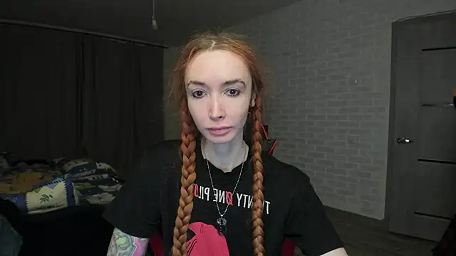 Roxy Silver online show from February 21, 2025, 9:11 pm