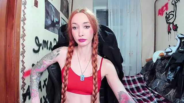 Roxy Silver online show from September 15, 2025, 8:31 pm