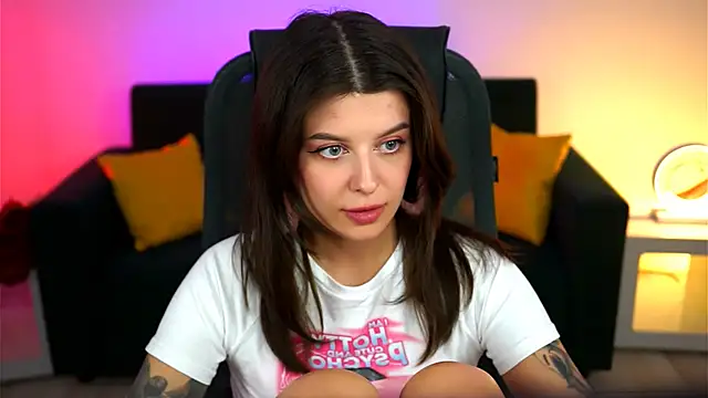 NicoleMun online show from March 16, 2025, 12:33 pm