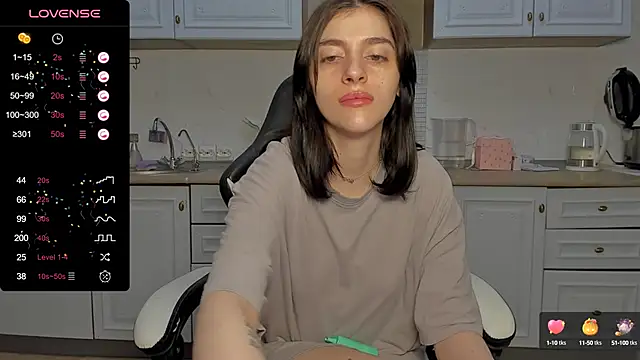 broosnica1 online show from February 6, 2025, 1:10 pm