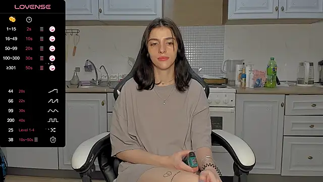 broosnica1 online show from February 24, 2025, 12:16 pm