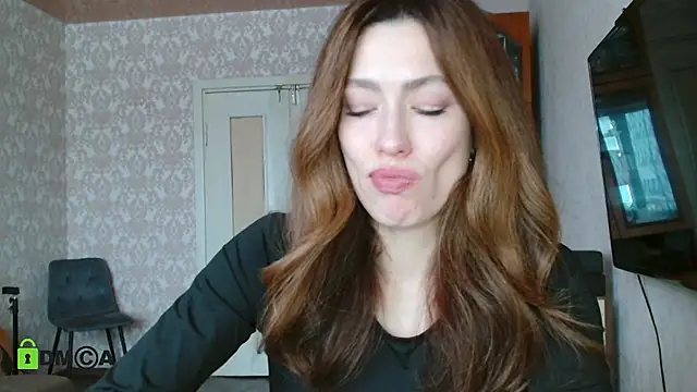 alicia spicy online show from December 17, 2024, 8:45 am