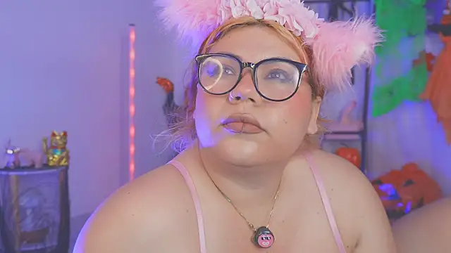 Snapshot of Samanta_cutee chatting on October 21, 2025, 9:43 am Samanta cutee online show from October 21, 2025, 9:43 am