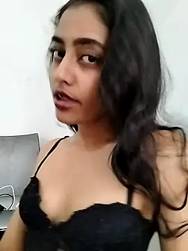 cleopatra-phaedra online show from October 27, 2025, 11:25 am