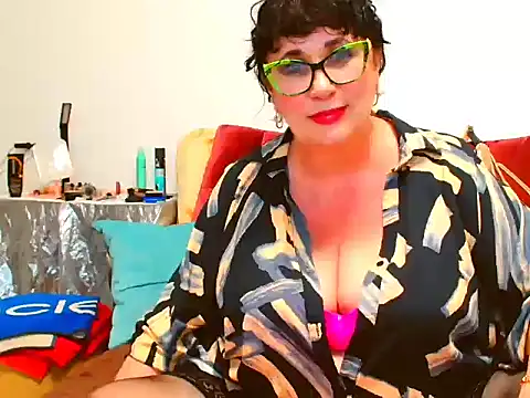 Olvia7985 online show from June 5, 2026, 7:52 pm