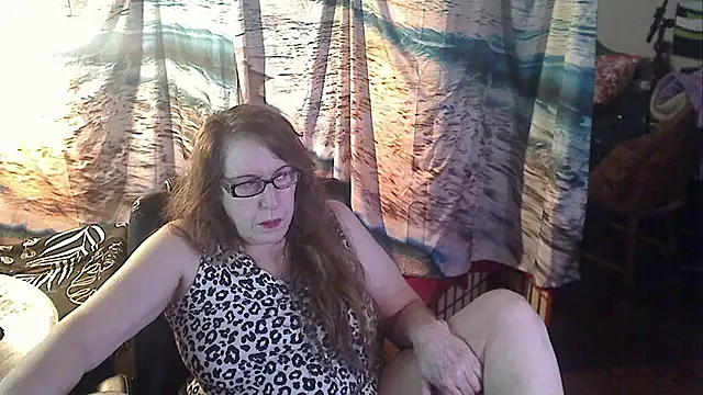 Snapshot of Ireallysquirt chatting on February 11, 2025, 6:08 am Ireallysquirt online show from February 11, 2025, 6:08 am