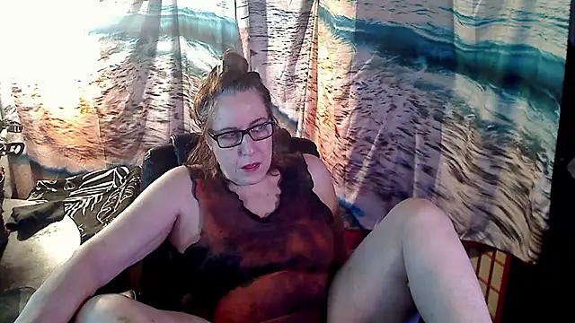 Snapshot of Ireallysquirt chatting on February 13, 2025, 5:05 am Ireallysquirt online show from February 13, 2025, 5:05 am