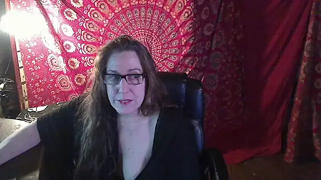 Snapshot of Ireallysquirt chatting on February 21, 2025, 6:29 am Ireallysquirt online show from February 21, 2025, 6:29 am