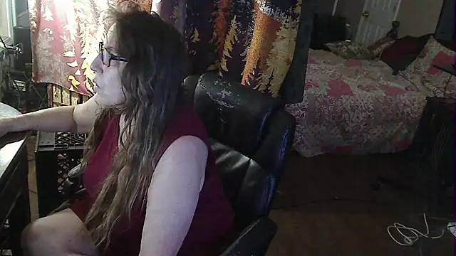 Snapshot of Ireallysquirt chatting on November 9, 2025, 10:52 pm Ireallysquirt online show from November 9, 2025, 10:52 pm