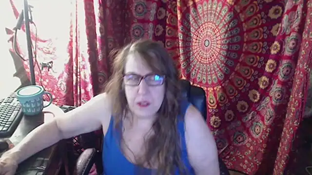 Snapshot of Ireallysquirt chatting on December 21, 2025, 1:35 am Ireallysquirt online show from December 21, 2025, 1:35 am