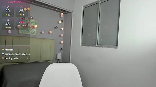 Snapshot of ema_saenz chatting on March 19, 2025, 9:58 pm ema saenz online show from March 19, 2025, 9:58 pm