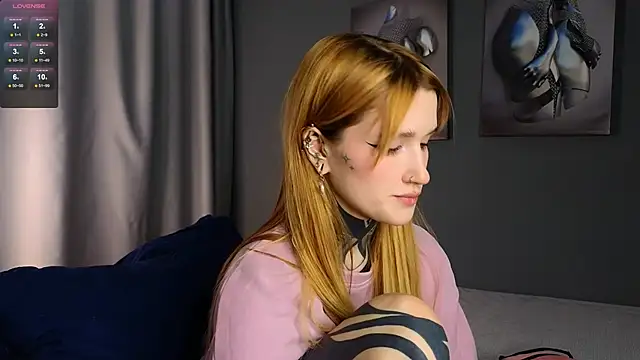 Snapshot of SophieInkk chatting on February 13, 2025, 8:13 pm SophieInkk online show from February 13, 2025, 8:13 pm