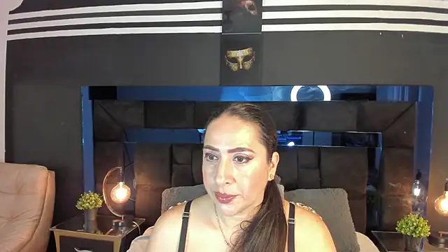 MayraVegas online show from February 7, 2025, 1:22 pm