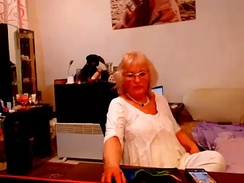 Natali7634 online show from March 11, 2025, 9:37 pm