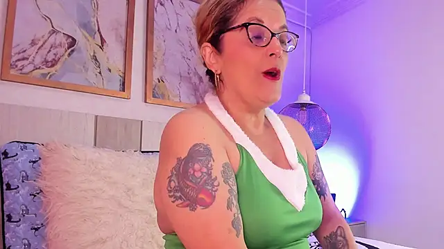 ValeryHart1 online show from March 17, 2025, 12:25 pm